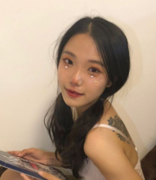 嫩模黄雅琪携手闺蜜私拍流出！身着性感