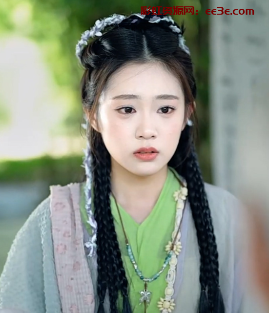 每日短剧《白茶不予》女孩命格天生缺钱 为改命奉师命下山 意外与傅氏清冷总裁闪婚！